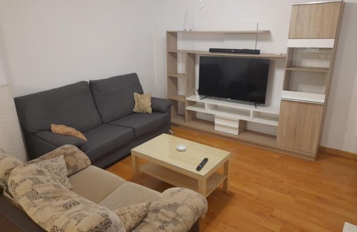 La Linea de la Concepcion Apartment | 1F, Aire Acond, 85m2, 2 dormit mas sofá cama, 6 huéspedes, WIFI gratis