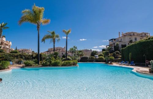 Benahavis Apartment | 2-bed apartment in Capanes del Golf