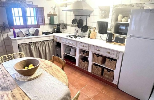 Rute House | 2-Bed Country House - Mountain Views - Sleeps 6