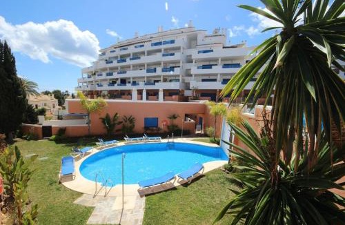 Castillo de Sabinillas Apartment | 2 bedrooms sea and pool view apt in Duquesa Golf & Gardens Manilva