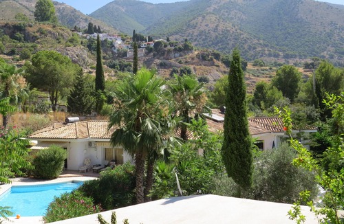 Mijas House | 3 Apartments in a country villa with a garden and sea views