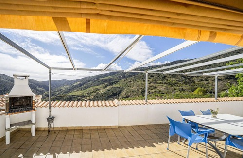 Laroya House | 3 bedroom amazing home in LAROYA