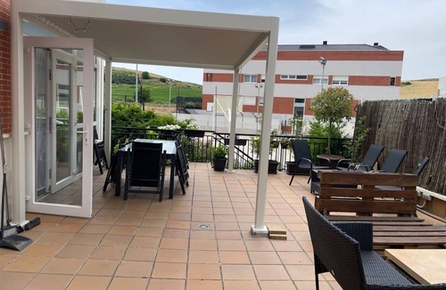 Burgos Apartment | 3-bedroom apartment with a 100-meter patio featuring a barbecue and a pool