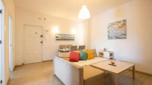 Triana Apartment | 3 bedroom apartment with stunning Guadalquivir views