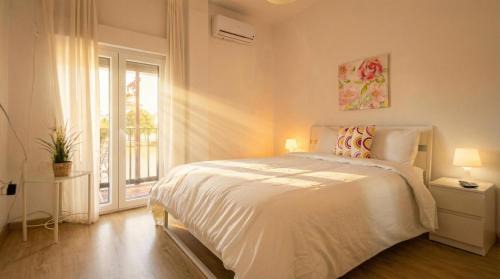 Triana Apartment | 3 bedroom apartment with stunning Guadalquivir views