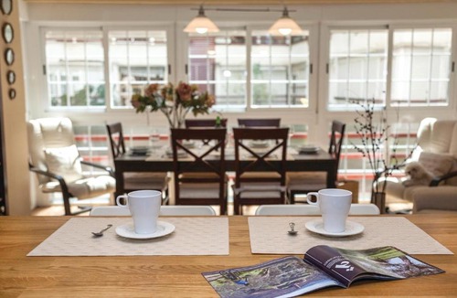 Triana Apartment | 3 Bedroom Cozy Apartment In Sevilla