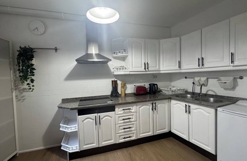 San Julian Apartment | 3 bedroom duplex with balcony and views of the defensive wall of Seville