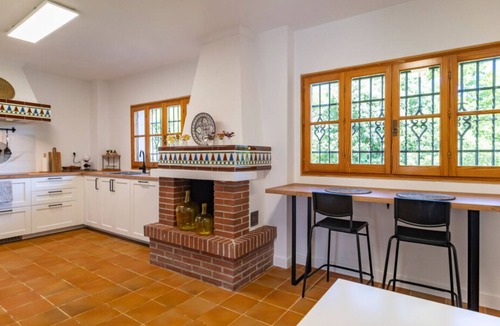 Casarabonela Villa | 30 minutes from Malaga! Villa ideal for large groups, with games room