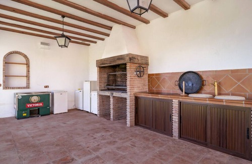 Casarabonela Villa | 30 minutes from Malaga! Villa ideal for large groups, with games room