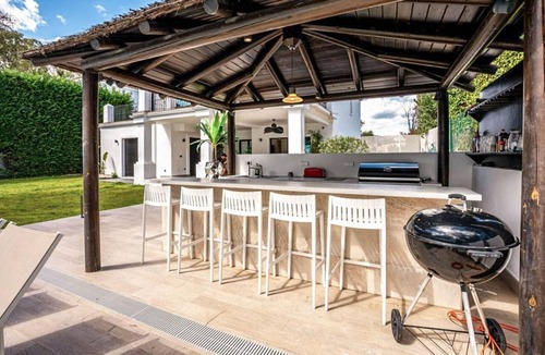 Guadalmina Villa | 350 m² Villa ∙ 6 bedrooms ∙ 12 guests