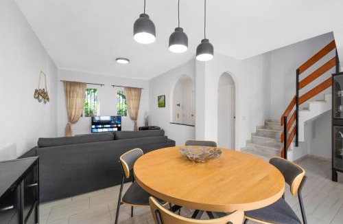 Las Lagunas House | 3BR Villa Fuengirola Quiet Area Terrace Pool