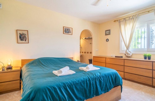 Velez-Malaga House | 4 bedroom accommodation in Iznate
