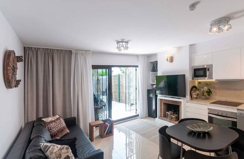 San Pedro de Alcantara Apartment | 43 - Frontline beach Townhouse in Urb. Guadalvill