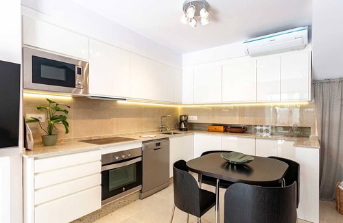 San Pedro de Alcantara Apartment | 43 - Frontline beach Townhouse in Urb. Guadalvill