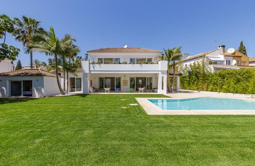 Guadalmina House | 450 m² House ∙ 5 bedrooms ∙ 10 guests