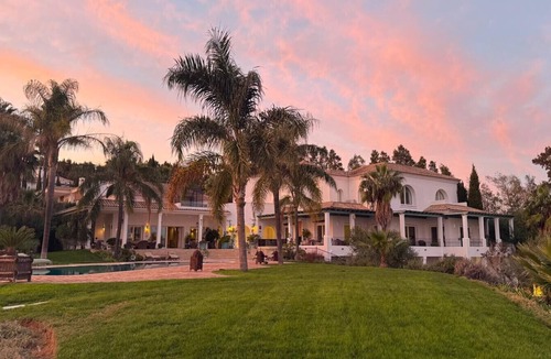 Benalup-Casas Vieja Villa | 48. Luxury Eco Villa with Pool, Jacuzzi & Daily Breakfast – Benalup