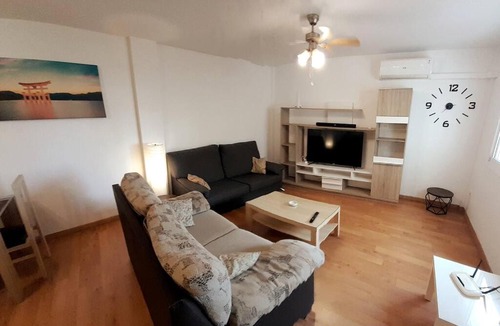 La Linea de la Concepcion Apartment | 4F, Aire Acond, 85m2, 2 dormit mas sofá cama, 6 huéspedes, WIFI gratis