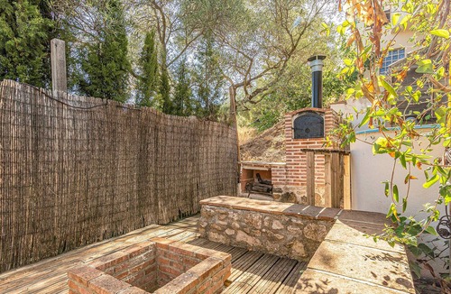 Iznajar House | 5 bedroom accommodation in Fuente del Conde