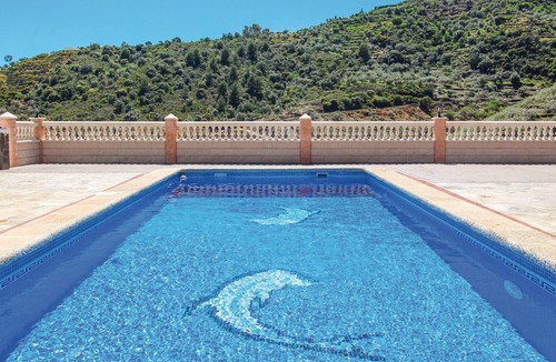 Sayalonga House | 5 bedroom accommodation in Sayalonga