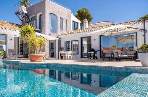 Urbanizacion Puerto de Estepona House | 5 bedroom accommodation in Urban.Puerto de Estep.