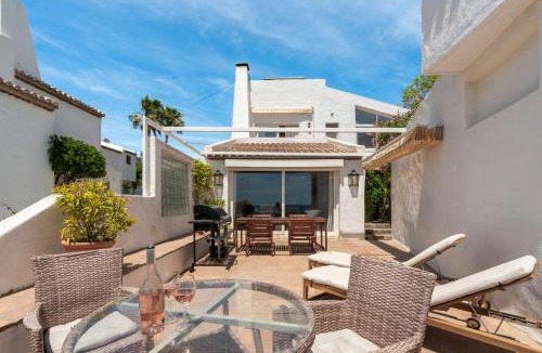 Bahia Dorada House | 54 Bahia Dorada Townhouse by the Sea in Estepona