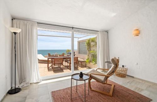 Bahia Dorada House | 54 Bahia Dorada Townhouse by the Sea in Estepona