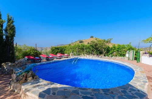 Sedella House | 72 m² House ∙ 3 bedrooms ∙ 6 guests