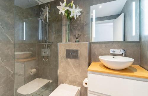 Nueva Andalucia Apartment | 8 bed apartment close to Puerto Banús