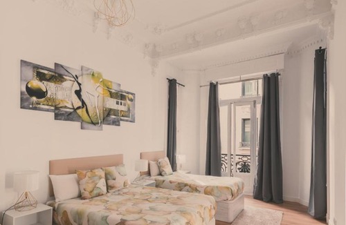 Centro Apartment | 8 rooms, 6 bathrooms over Gran Via Street