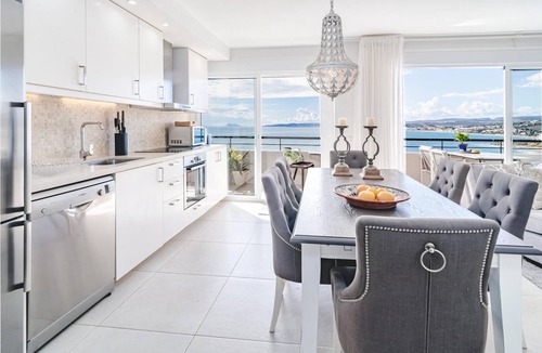 Estepona Apartment | 80 m² Apartment ∙ 3 bedrooms ∙ 6 guests
