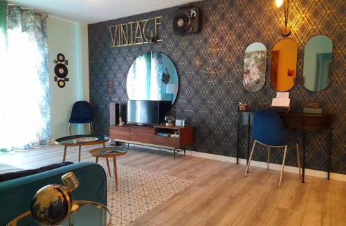 Alhaurin de la Torre Apartment | 80s Loft ViNTAGE 15' Málaga Airport Free Guest Parking