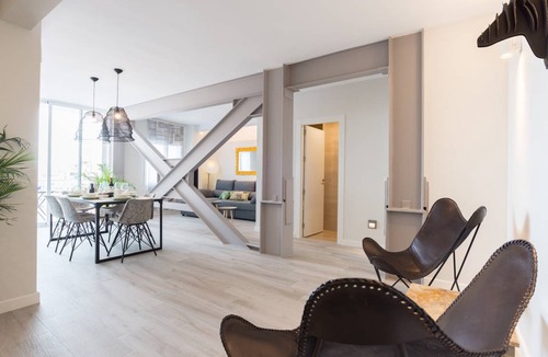 Ensanche Centro Apartment | 90 m² Apartment ∙ 2 bedrooms ∙ 4 guests