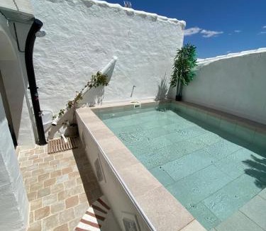 Estepa House | A hidden gem in Estepa. With Dip pool, WiFi, BBQ!