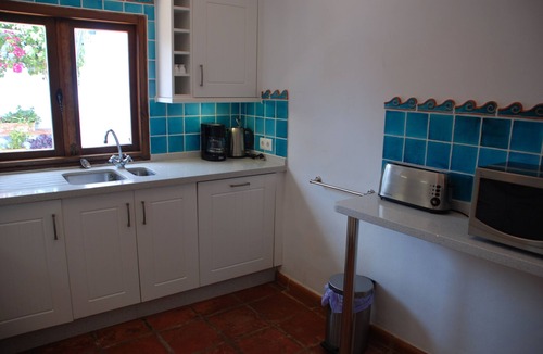 Maro House | A home from home in the heart of the village with air-condition, wifi & Smart TV