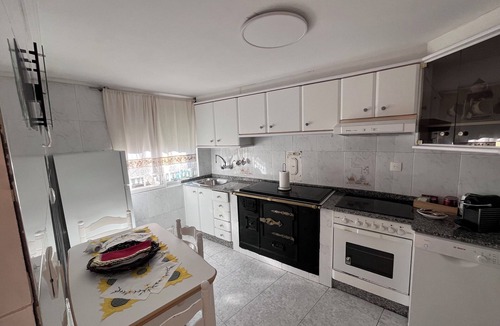 Carballeda de Valdeorras House | A home where you can enjoy Valdeorras, El Bierzo, or Las Medulas Natural Park,