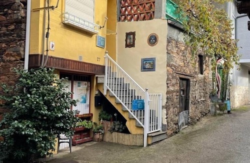 Carballeda de Valdeorras House | A home where you can enjoy Valdeorras, El Bierzo, or Las Medulas Natural Park,