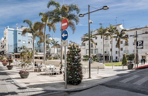 Historic Center of Estepona Apartment | A6- Seaclub suites by Roomservices