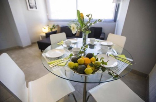 Bailen-Miraflores Apartment | AB APARTMENTS QUADRUPLE STUDY