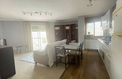 Ciudad Jardin Apartment | Acogedor y Tranquilo Piso en Málaga Capital