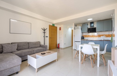Atarfe Apartment | 'Ágora Alhambra' Apartment with Mountain Views, Shared Pool, and Air Conditioning