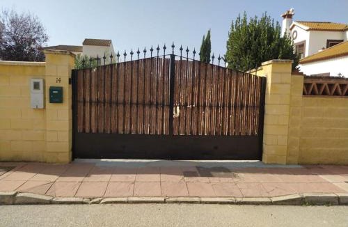 Arriate House | Agradable casa con piscina en la serranía.