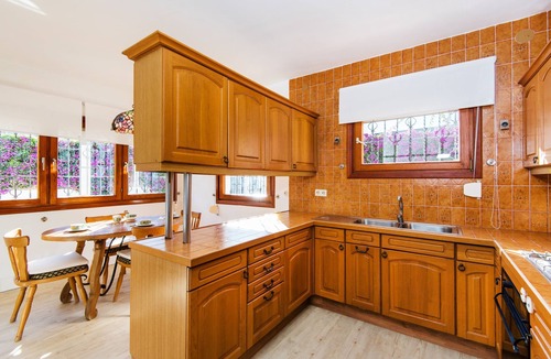 Torremolinos House | Air-Conditioned Home On the Beach with Pool, Terrace, Garden & Wi-Fi