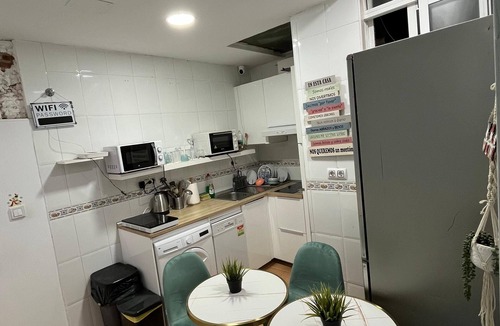 Feria House | airbhouse private rooms & apartments