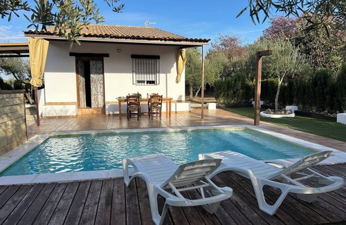 Arahal Ski Chalet | Alba cottages (Casa rural Atardecer) with private pool.