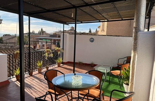 Beiro House | Albalh Apartments-Casa Dori in Albaicín Granada with Terrace and Free Parking