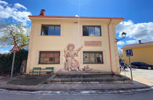 Santovenia de Oca Hostel | ALBERGUE EL CAMINO DE SANTOVENIA solo para Peregrinos