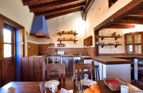 Los Cortijillos Cottage | Alcaucín Cottage for Families