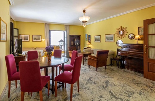 Alfalfa Apartment | Alfalfa Deluxe Suite by Valcambre