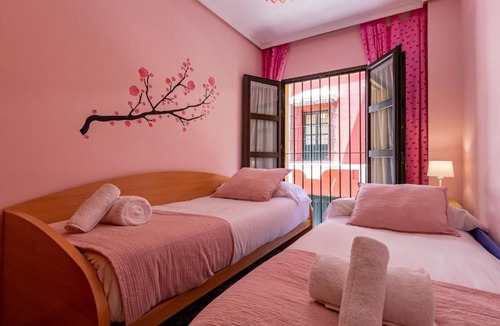 Alfalfa Apartment | Alfalfa Deluxe Suite by Valcambre