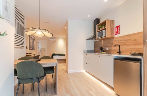 Plaza de Toros-Doctores-San Lazaro Apartment | Alhambra Apartment. Modern, bright, and ideally located.